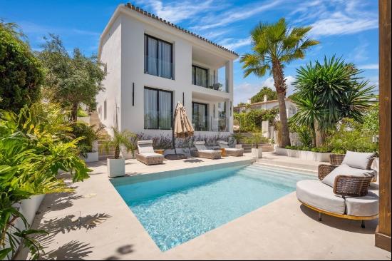 Modern luxury villa with mountain views close to golf courses in, Marbella 29660