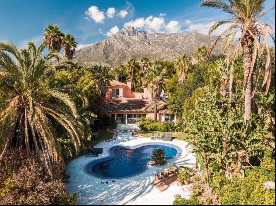 Family estate surrounded by tropical gardens in Nagueles, Marbel, Marbella 29602