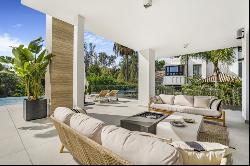 Recently completed luxury villa in Altos de Puente Romano, on Ma, Marbella 29602