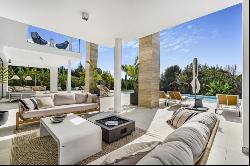 Recently completed luxury villa in Altos de Puente Romano, on Ma, Marbella 29602