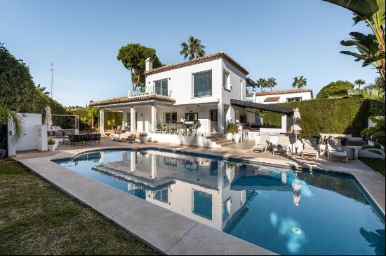 Elegant Andalusian-style villa in Marbella Country Club, Nueva A, Marbella 29660