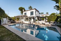 Elegant Andalusian-style villa in Marbella Country Club, Nueva A, Marbella 29660