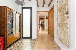 EXCELLENT APARTMENT FOR SALE IN THE HISTORIC CENTRE OF BARCELONA, Barcelona 08002