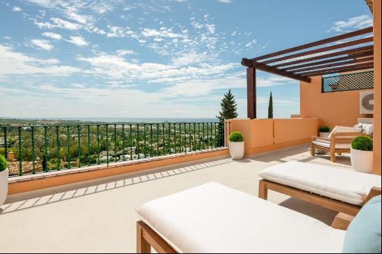 Spacious duplex penthouse with breathtaking views over the Golf , Marbella 29660