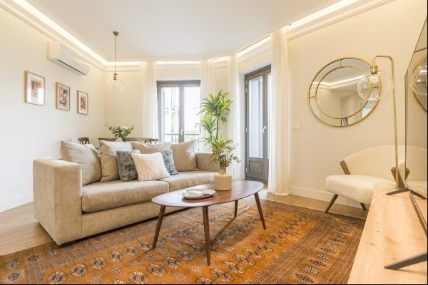 Apartment for sale in Madrid, Madrid, Almagro, Madrid 28010