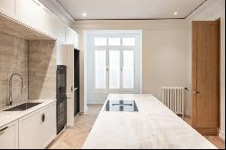 Impressive luxury property, brand new refurbished, 4 bedrooms en, Madrid 28046