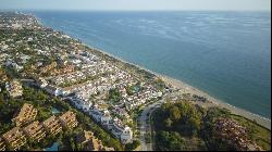 Rare opportunity to acquire a townhouse a few steps to the beach, Marbella 29603