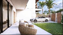 Boutique development of eight front-line golf townhouses in Este, Estepona 29680