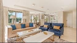 Elegant beachfront villa with impressive views in Las Chapas, Ea, Marbella 29604