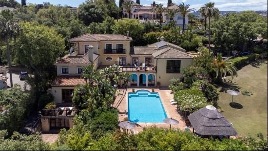 Stylish luxury villa next to the Valderrama Golf Club in Sotogra, Sotogrande 11360