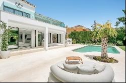 Luxury fully renovated villa in the heart of Nueva Andalucía, Marbella 29660