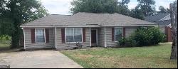 2807 Stonewater Drive, Albany GA 31721