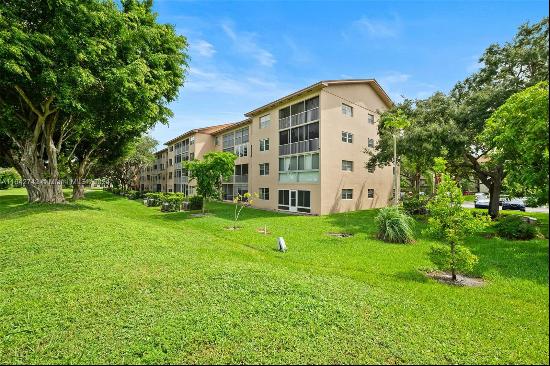 700 SW 128th Ave Unit 302C, Pembroke Pines FL 33027