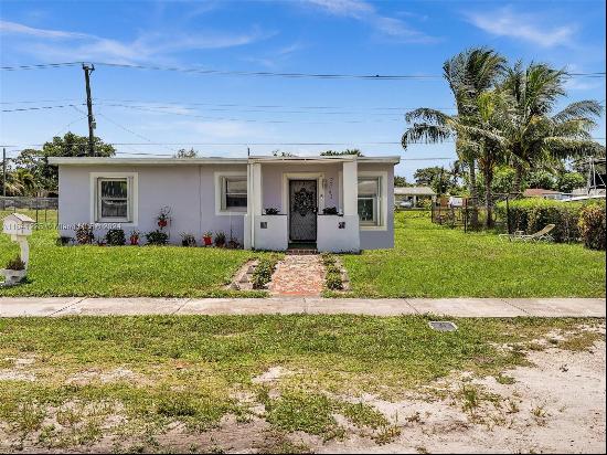 2440 NW 155th Ter, Miami Gardens FL 33054