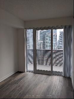 55 Cooper St #2816, Toronto ON M5E0G1