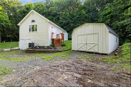 22 Ridge Road, Bethlehem CT 06751