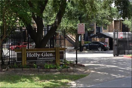 7525 Holly Hill Drive #19, Dallas TX 75231