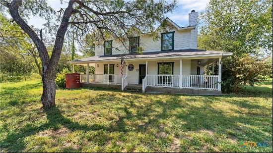 695 Fox Trotter Road, Seguin TX 78155