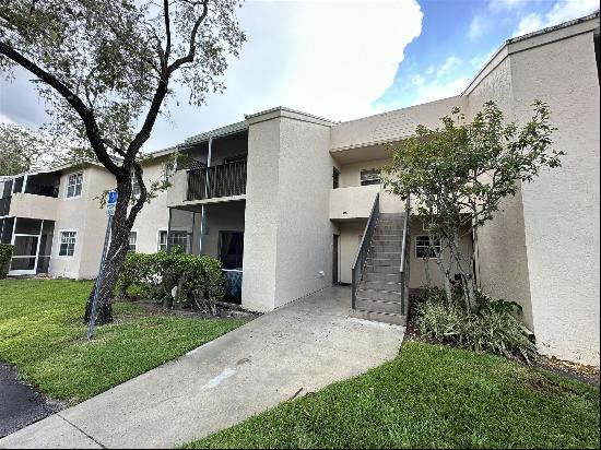 671 Cypress Lake Boulevard #E, Deerfield Beach FL 33064