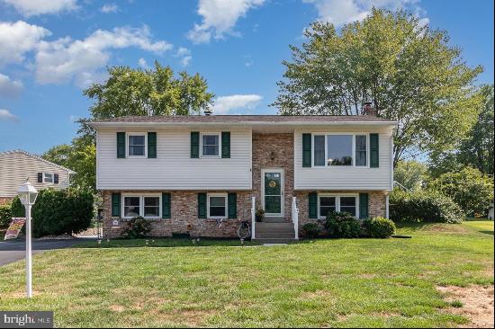 121 Hill Lane, Mechanicsburg PA 17050