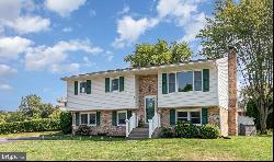 121 Hill Lane, Mechanicsburg PA 17050