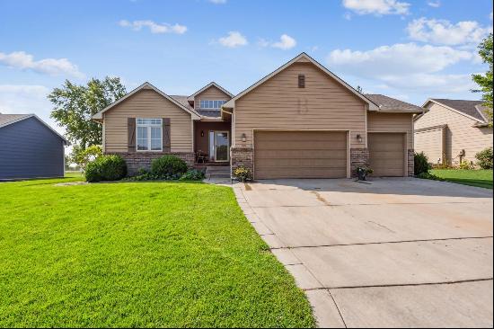 615 W Cherry Oaks St, Cheney KS 67025