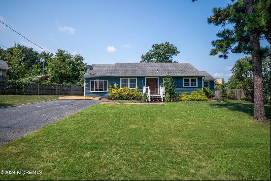 1172 Laurel Drive, Toms River NJ 08753