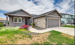 2035 Crab Apple Circle, West Richland WA 99353