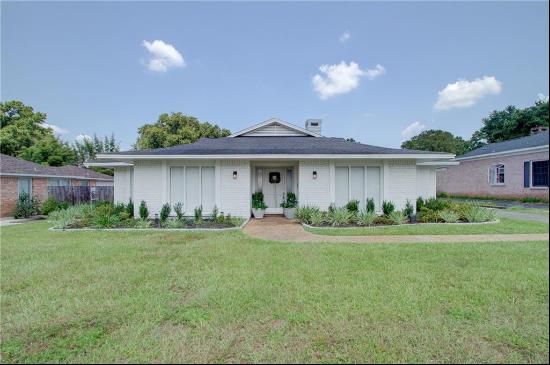 6608 Chimney Top Drive N, Mobile AL 36695