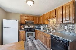 320 Parkridge Ln, Moon/Crescent Twp PA 15108