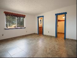 1010 Calle Cuervo, Taos NM 87571