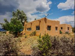 1010 Calle Cuervo, Taos NM 87571