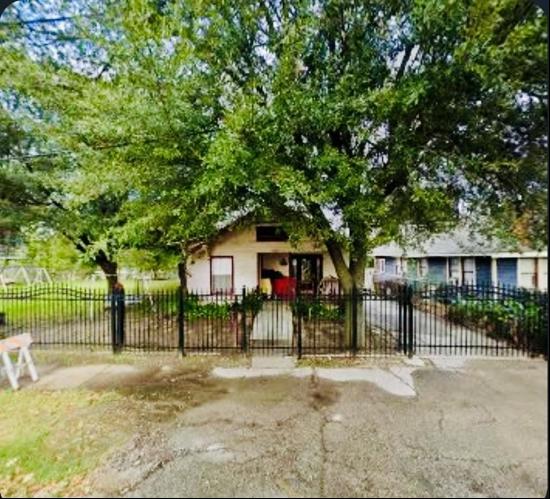 109 Carl Street, Houston TX 77009