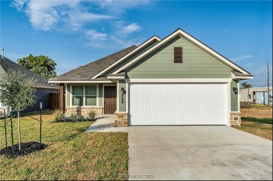 1221 Highgarden Drive, Navasota TX 77868