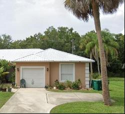 61 W Court Circle Unit 102, West Melbourne FL 32904