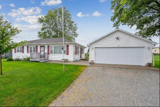 24 E Eagle Road, Waterloo IA 50701