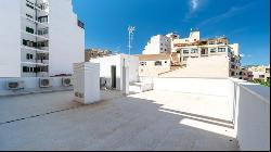 Fabulous penthouse with private roof terrace for rent in Paseo M, Palma de Mallorca 07000