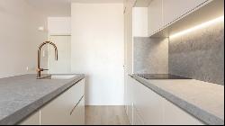 NEWLY REFURBISHED FLAT WITH TERRACE IN EIXAMPLE, Barcelona 08036