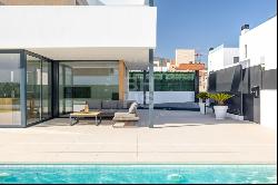 Villa with architectural design and sophisticated finishes, Benidorm 03501