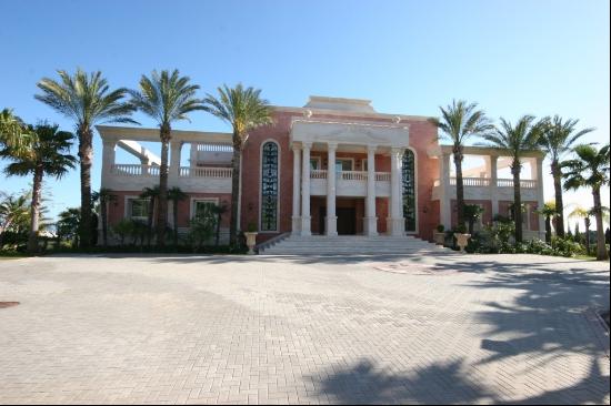 Stunning palace well located in the heights of the Santa Clara G, Marbella 29603