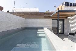 NEW BUILD HOUSE WITH PRIVATE SWIMMING POOL, Esplugues de Llobregat 08950