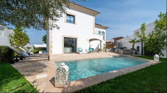 Exclusive top quality villa with swimming pool in Son Puig, Palm, Palma de Mallorca 07011