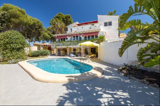 Scenic Villa in Pla del Mar, Moraira: A Blend of Sea Views and G, Teulada 03724