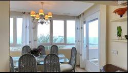 Beachfront Living in La Cala, Benidorm: A Charming and Spacious , Benidorm 03501