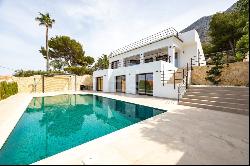 Elegant Seaside Living: Newly Constructed Villa in Denia with St, Dénia 03700