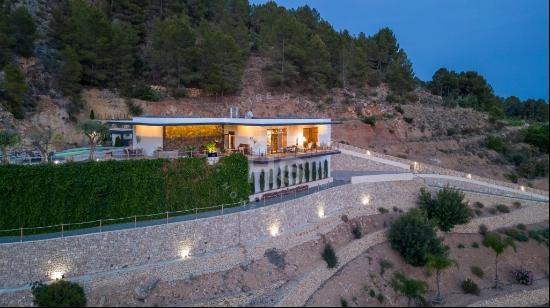 Unique Villa for Sale in Guadalest with Panoramic Mountain Views, Altea 03590