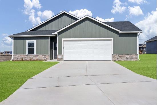 130 S Gatewood St, Valley Center KS 67147