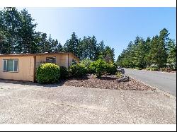 2160 12th St, Florence OR 97439