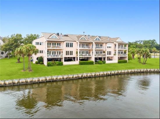 303 Mariner's Island Boulevard Unit 303, Mandeville LA 70448