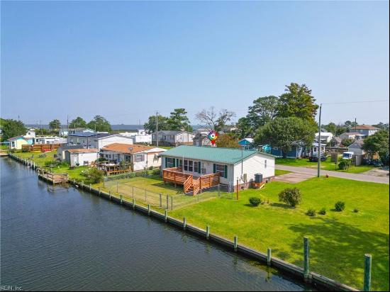 136 Inlet Lane, Grandy NC 27939